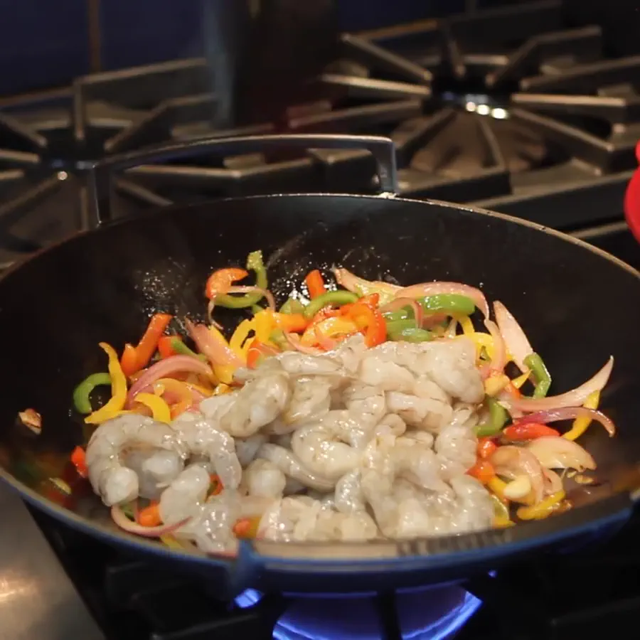 nouilles sautees aux crevettes, &eacute;tape 3