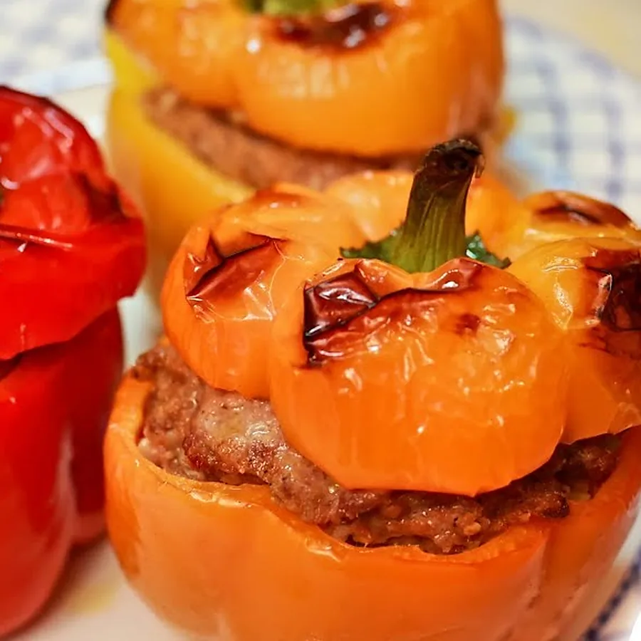 poivrons farcis economiques trois viandes, plat fini