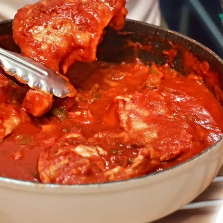 Poulet à la harissa maison facile, mijoté aux poivrons