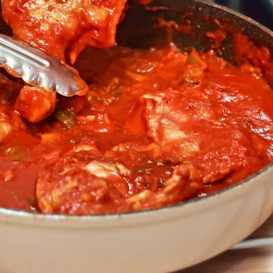 poulet a la harissa maison facile mijote poivrons, plat fini