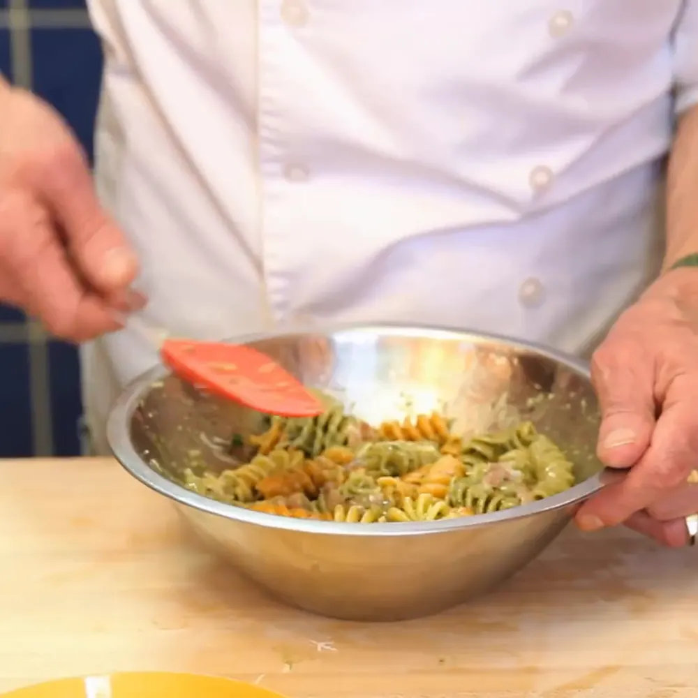 salade de fusilli italienne prosciutto basilic pecorino, plat fini