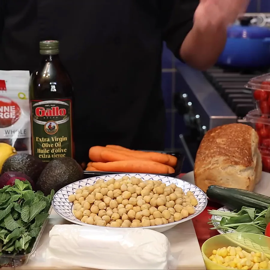 salade pois chiches concombre tomates fromage chevre, ingredients
