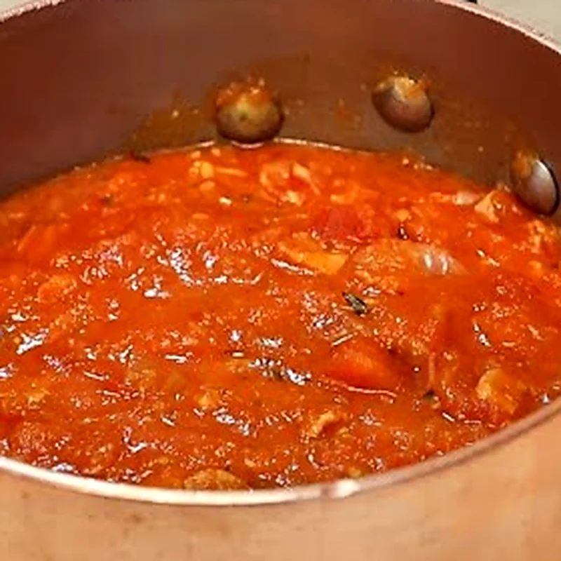 sauce tomate fraiche pancetta basilic facile, plat fini
