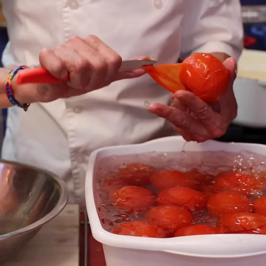 sauce tomate maison avec des tomates fraiches, étape 1