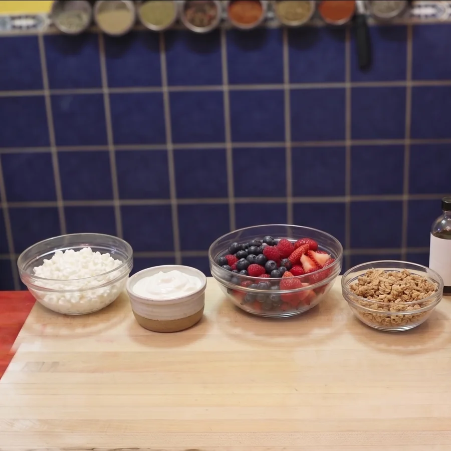 parfait fromage cottage fruits granola, ingredients