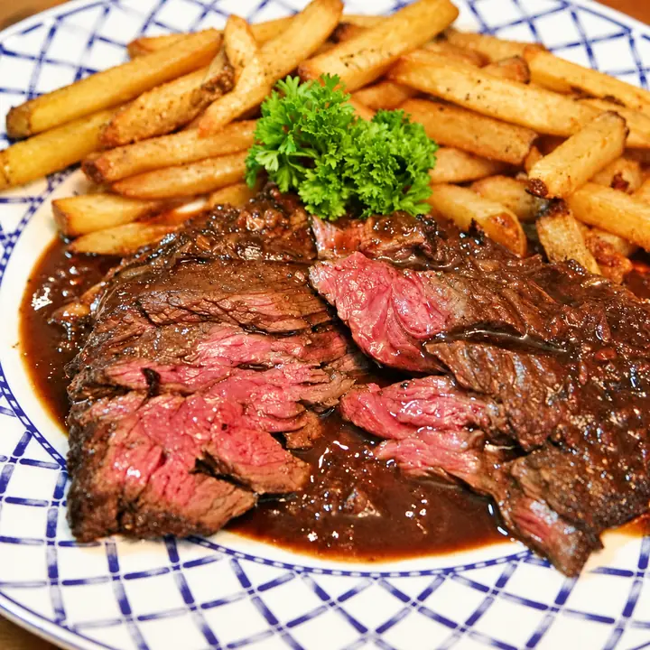 Pan-Seared Bison Flank Steak with Red Wine Sauce