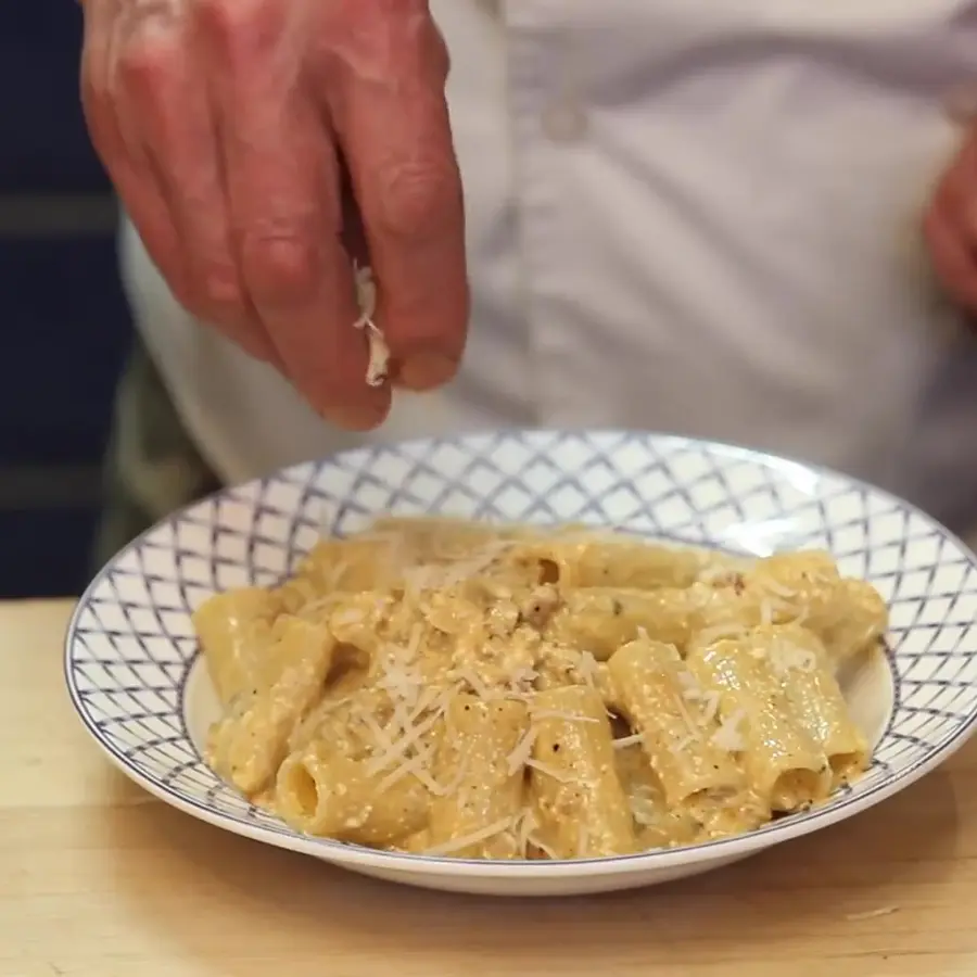 creamy pasta alla norcina without cream, finished dish