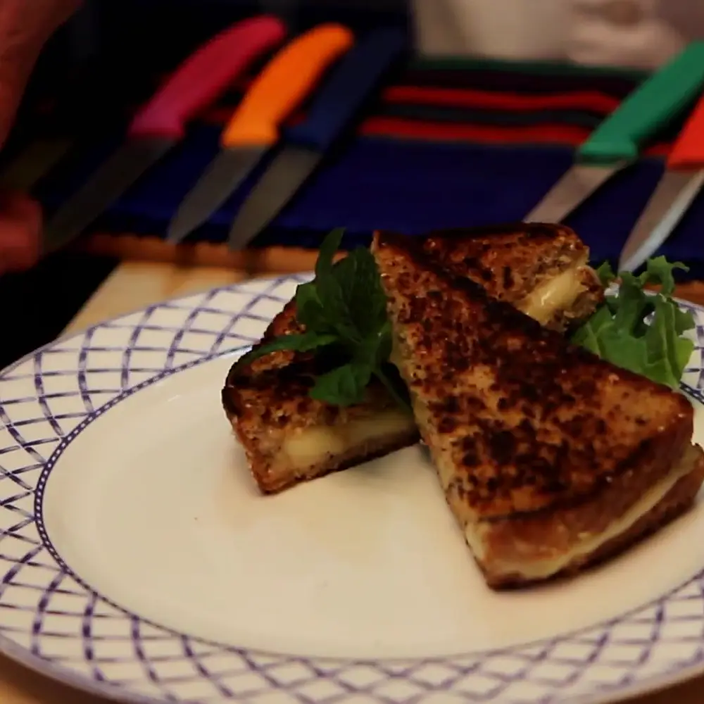 easy raclette grilled cheese sandwich, finished dish
