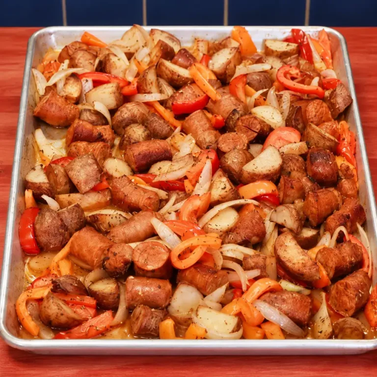 Saucisses italiennes et pommes de terre aux poivrons et oignons