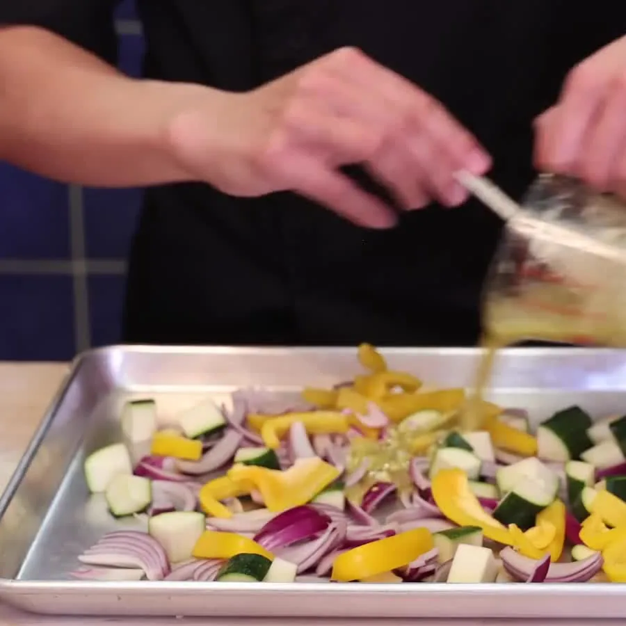 sheet pan greek chicken feta olives, étape 4