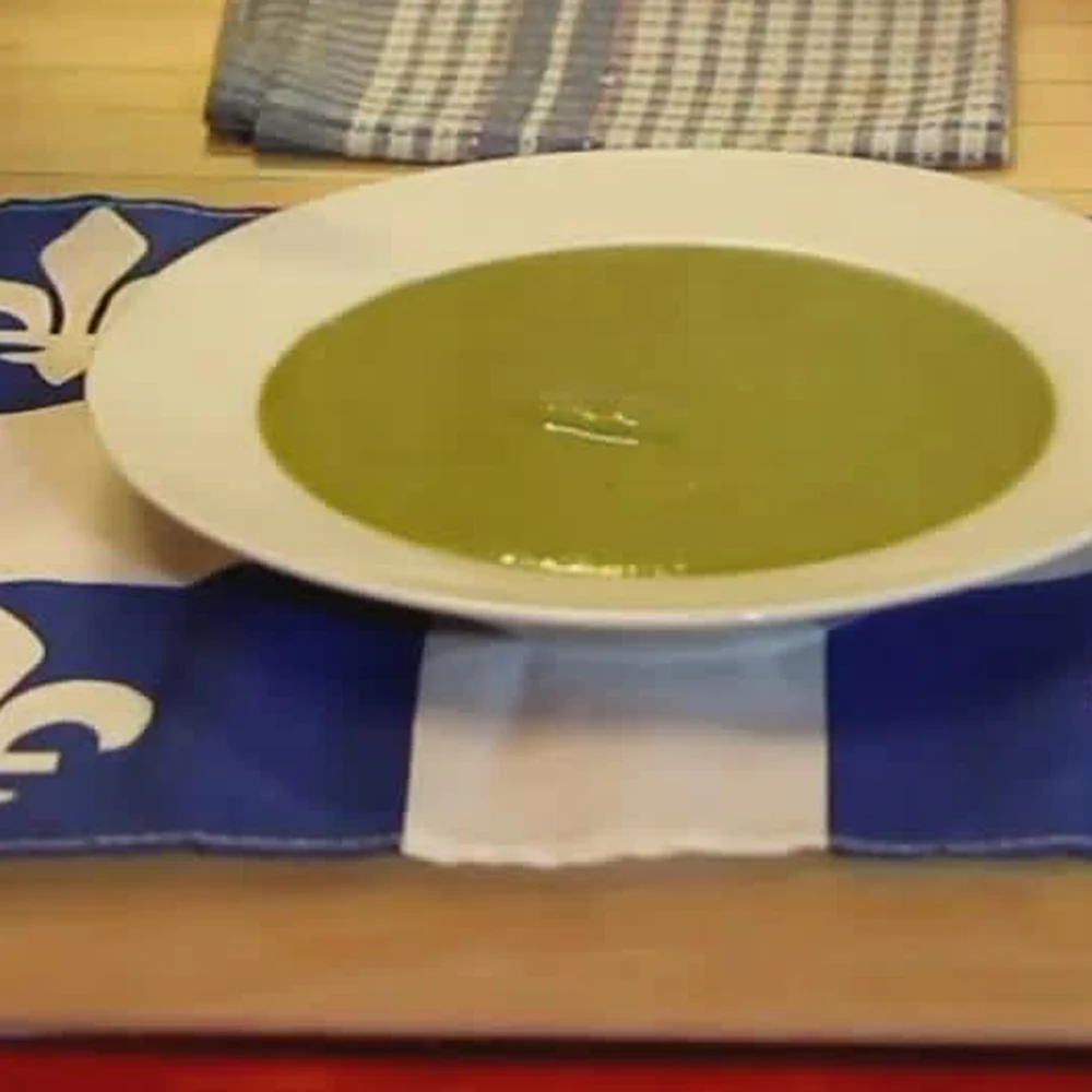 cream of asparagus soup, finished dish