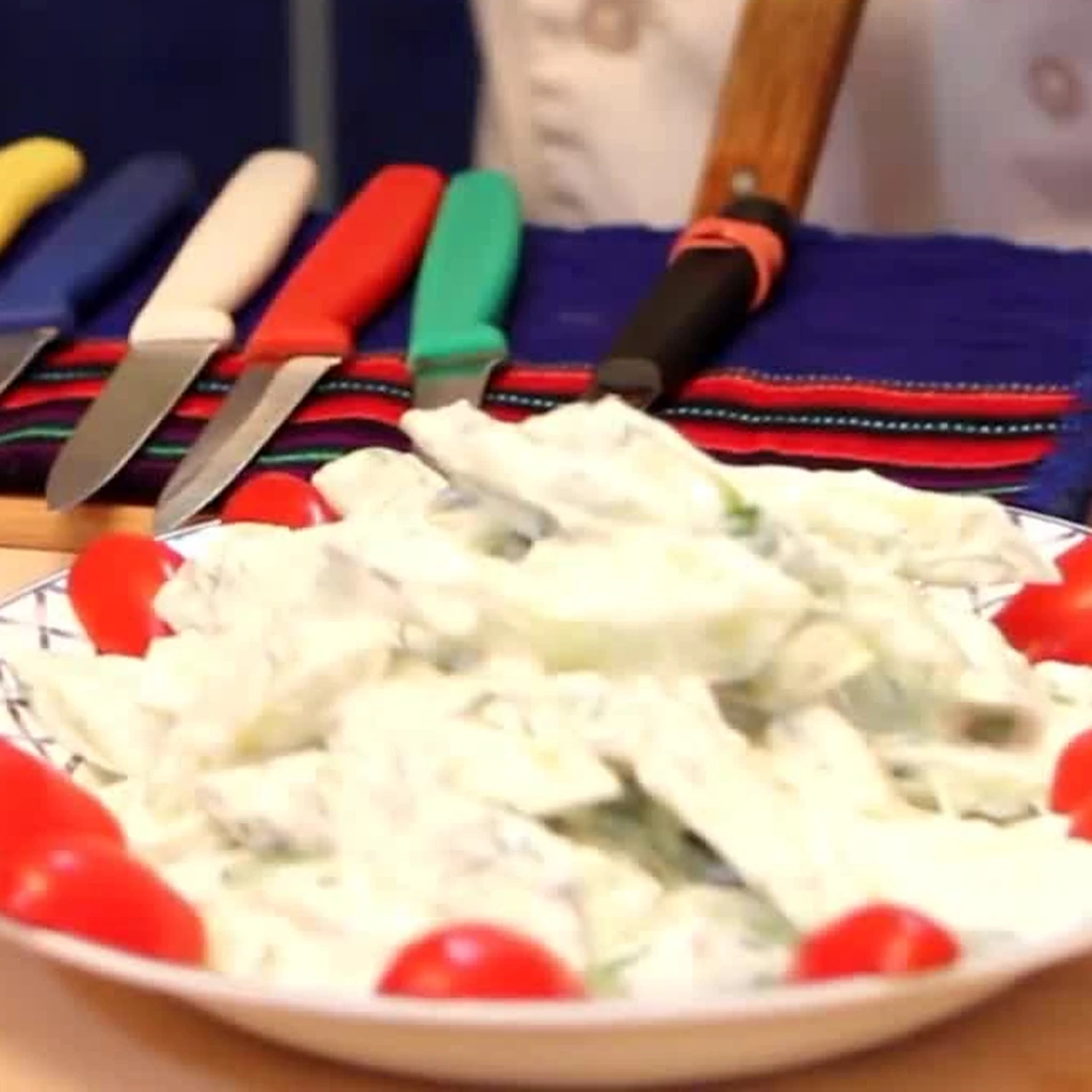 creamy cucumber salad dill sour cream, finished dish