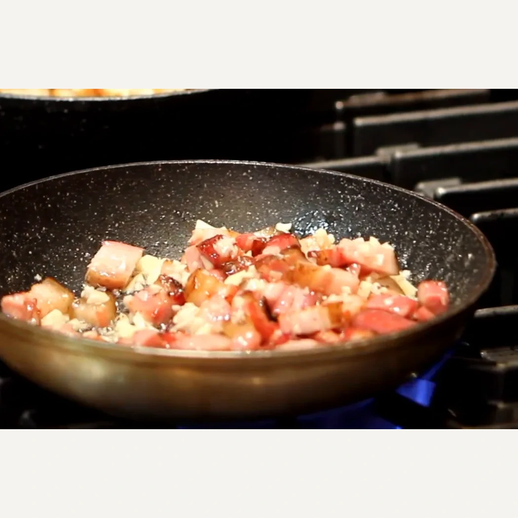 frisee salad bacon garlic croutons, step 3