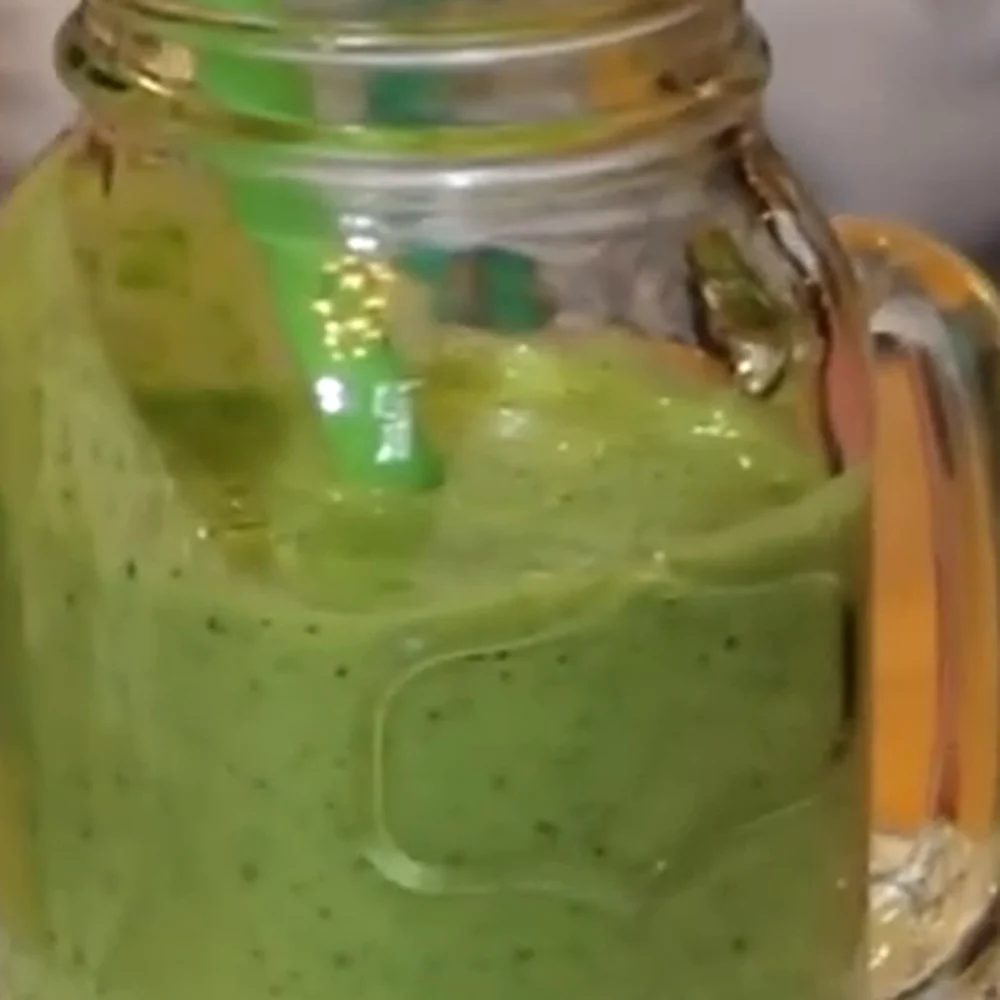 green mango smoothie spinach kale, finished dish