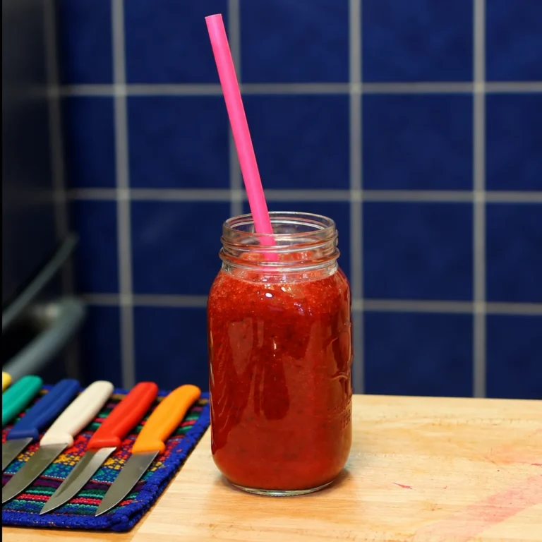 Jus de légumes maison façon V8, tomate, betterave et épinards