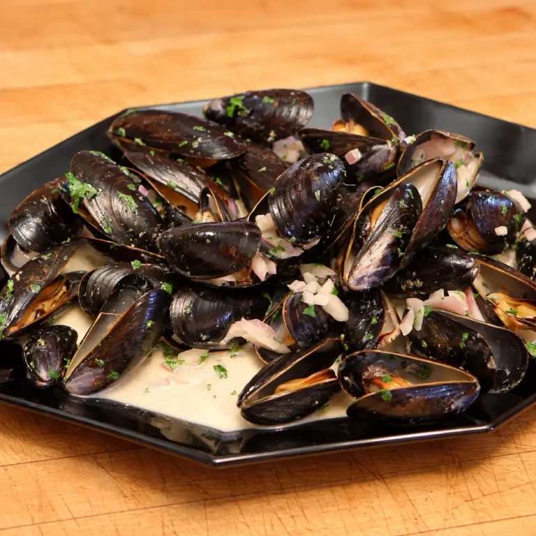 Mussels in Blue Cheese Cream Sauce: A Quick Stovetop Recipe