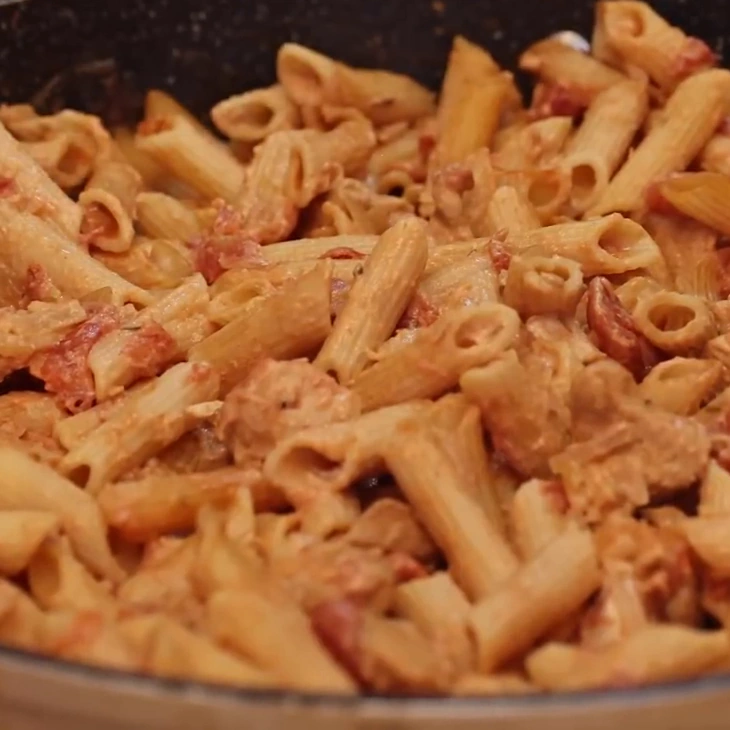 penne poulet cajun une poele, plat fini