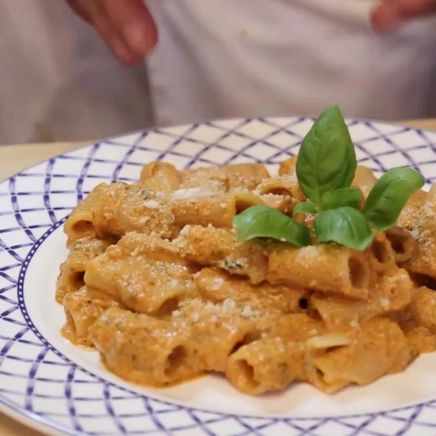 roasted pepper tomato ricotta rigatoni, finished dish