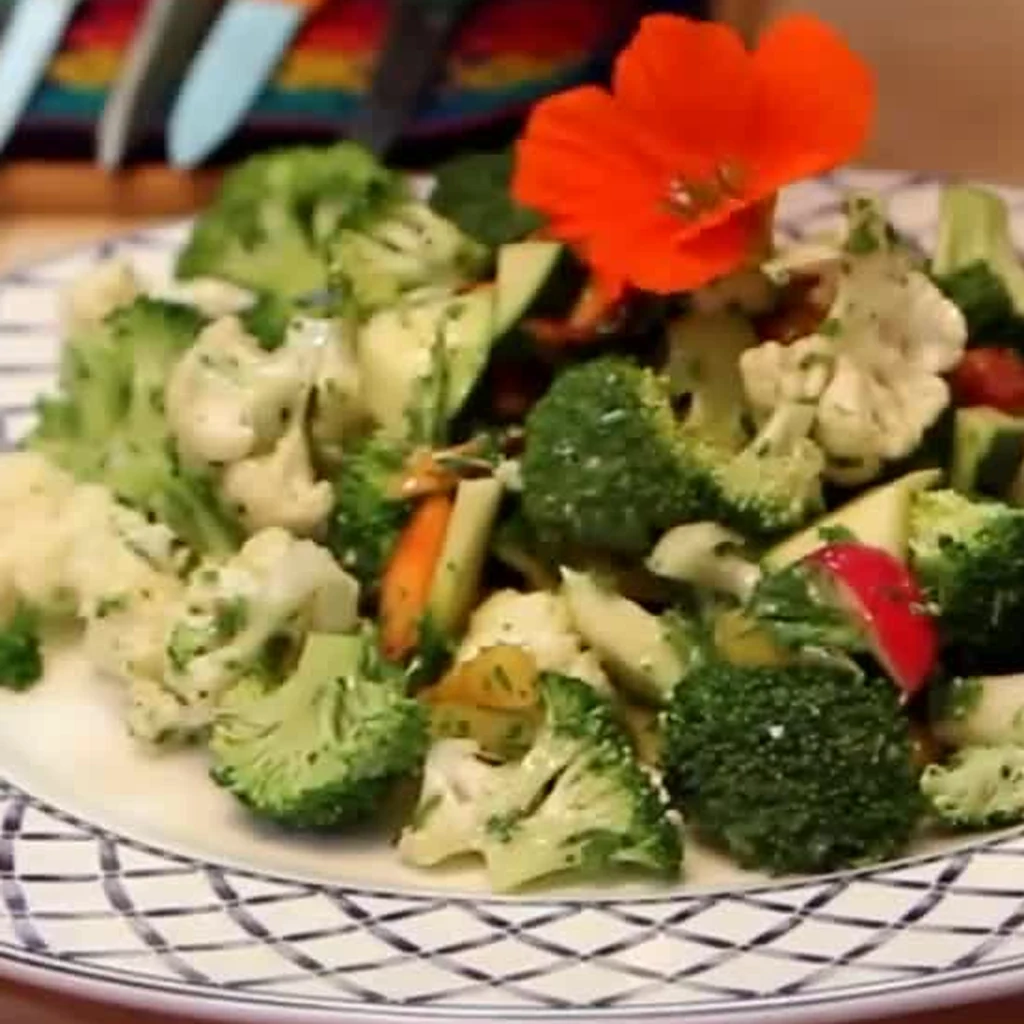 salade croquante brocoli chou fleur, plat fini