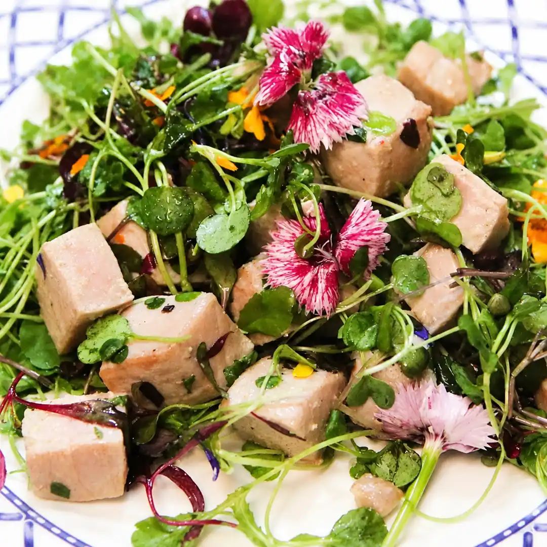salade thon frais vinaigrette citron ail capres, plat fini