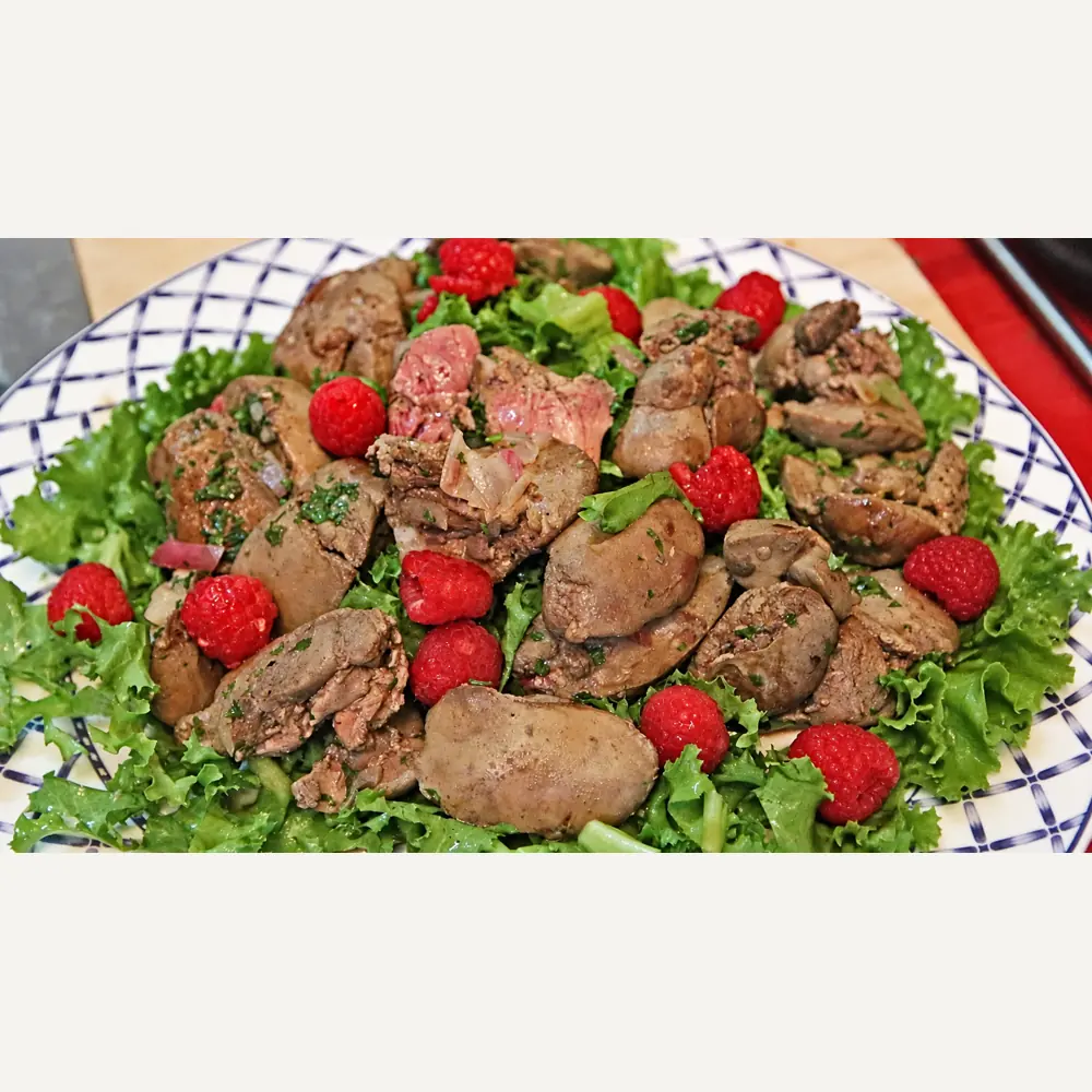 salade tiede foies volaille framboises, plat fini