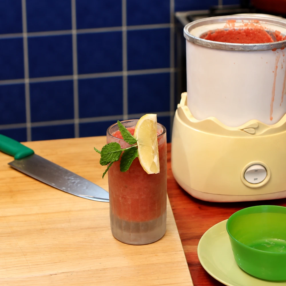 smoothie au melon deau citron et menthe facon granite, plat fini