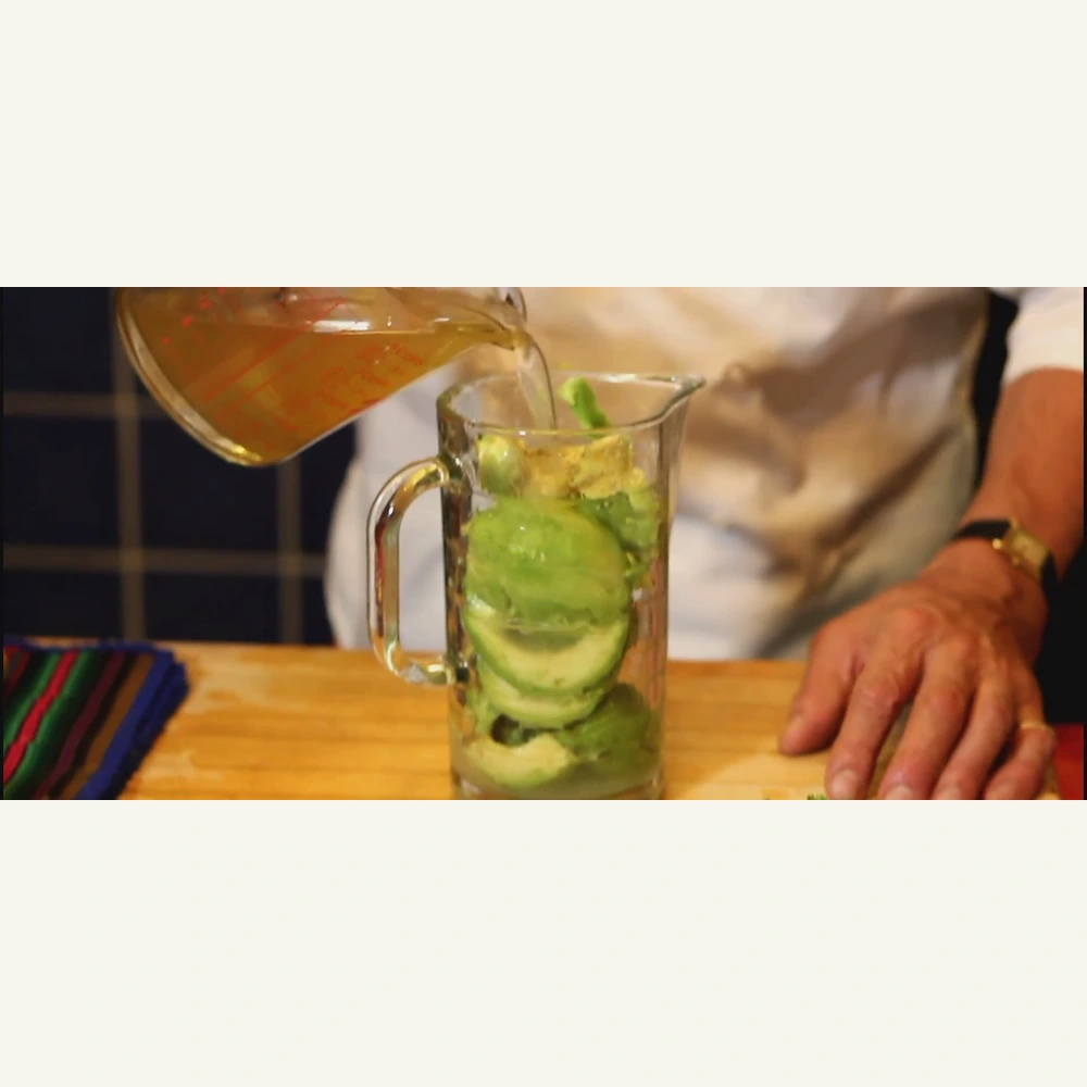 soupe froide davocat au citron et creme a la coriandre, étape 2