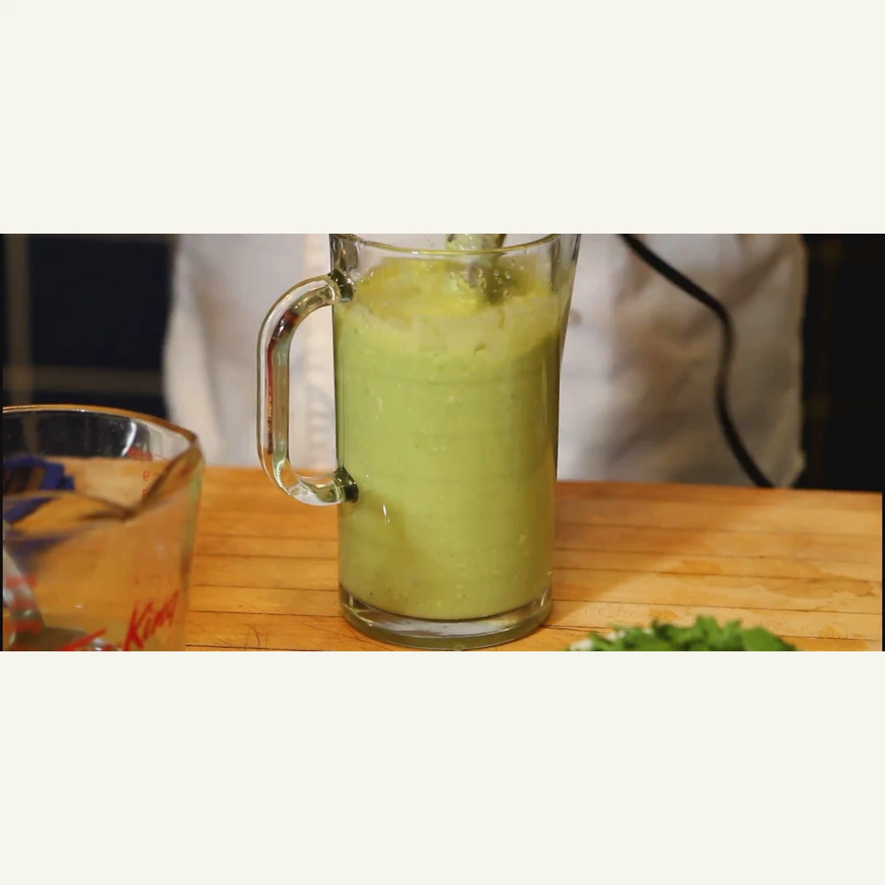 soupe froide davocat au citron et creme a la coriandre, étape 3
