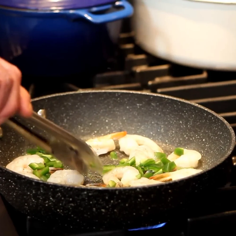 warm spicy shrimp salad, step 3