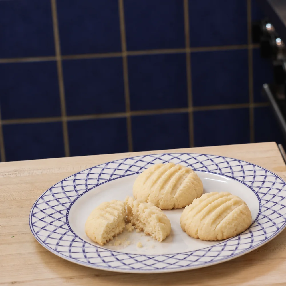 whipped shortbread cookies, finished dish